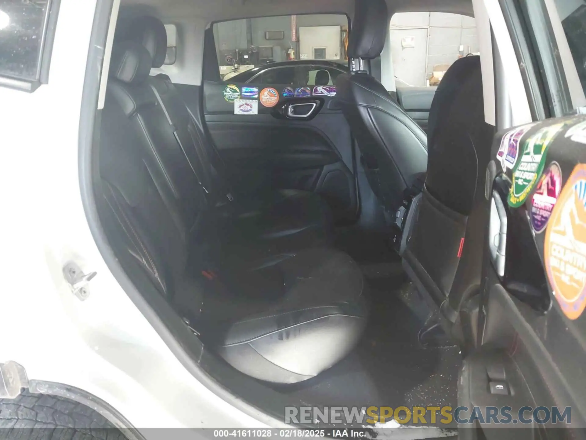 8 Photograph of a damaged car 3C4NJDDB8NT199704 JEEP COMPASS 2022