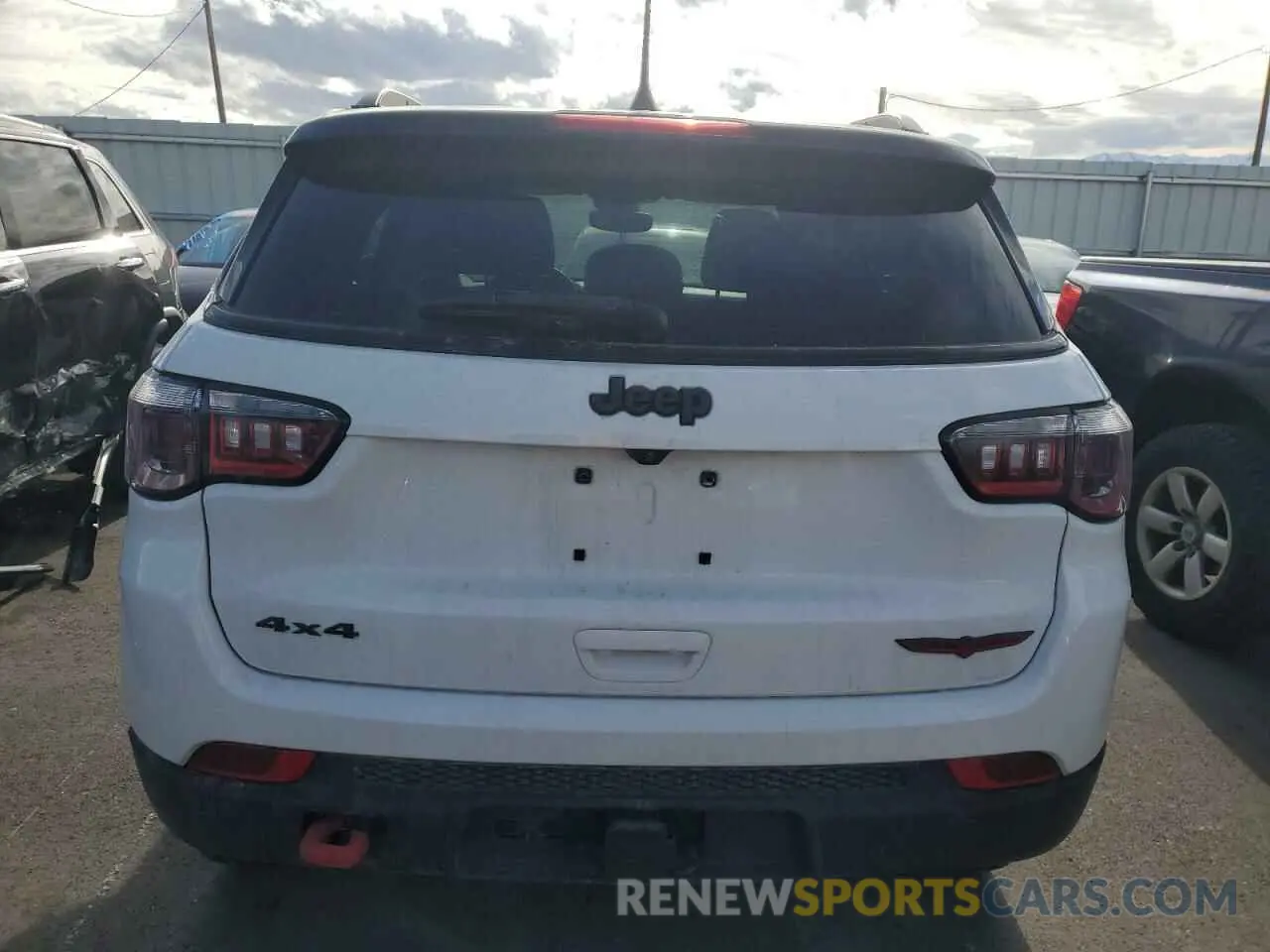 6 Photograph of a damaged car 3C4NJDDB8NT209910 JEEP COMPASS 2022
