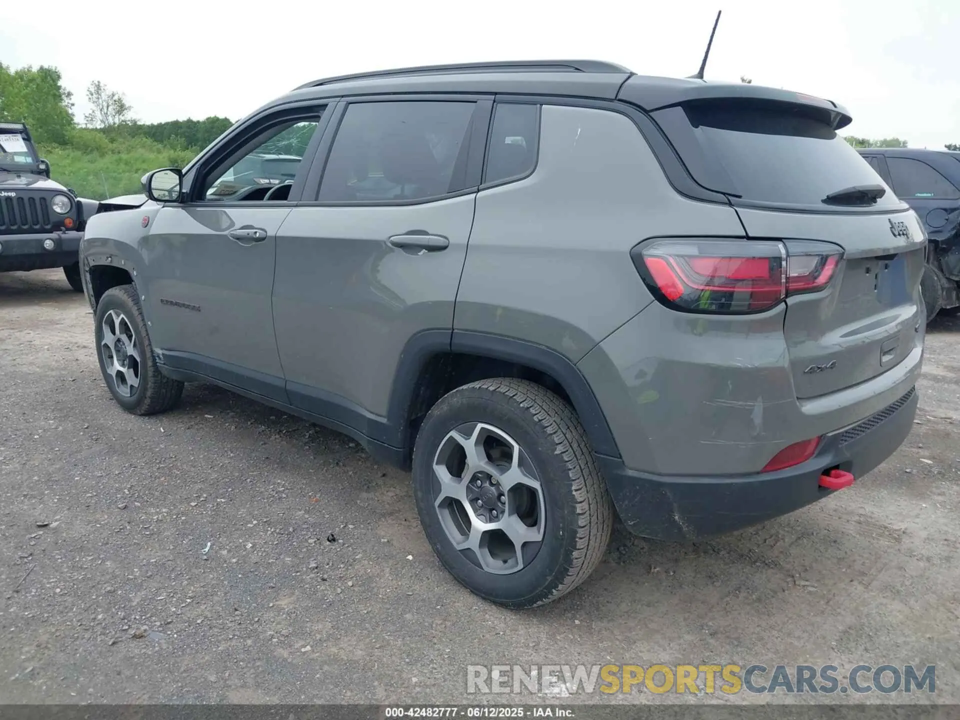 3 Фотография поврежденного автомобиля 3C4NJDDB9NT193703 JEEP COMPASS 2022