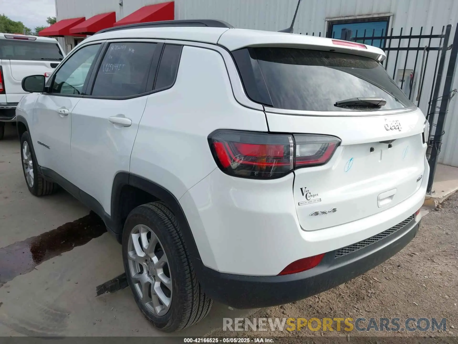 3 Фотография поврежденного автомобиля 3C4NJDFB4NT209450 JEEP COMPASS 2022