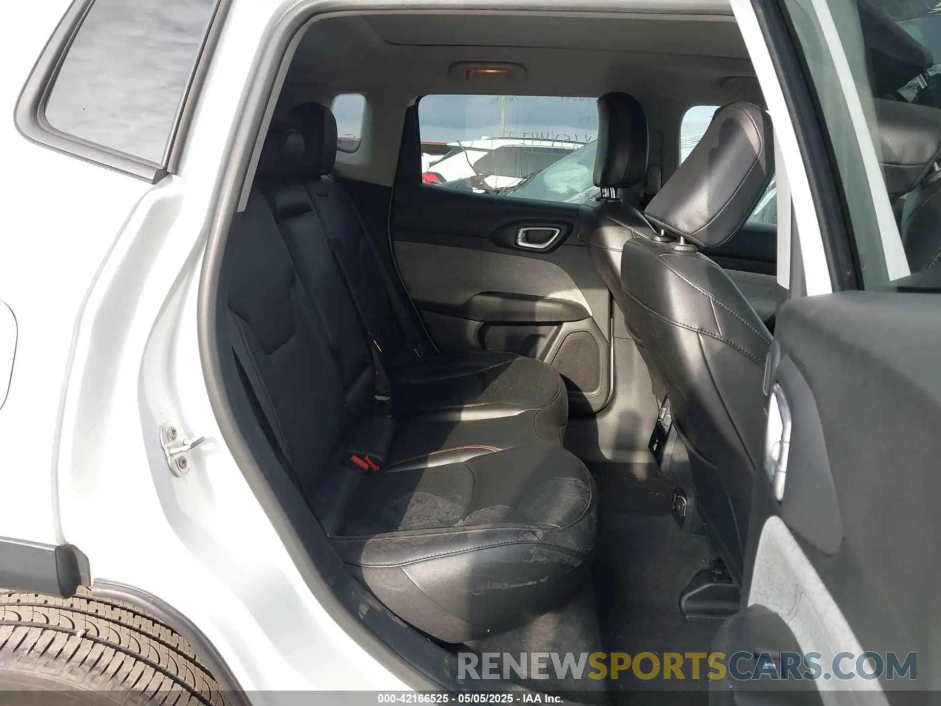 8 Фотография поврежденного автомобиля 3C4NJDFB4NT209450 JEEP COMPASS 2022