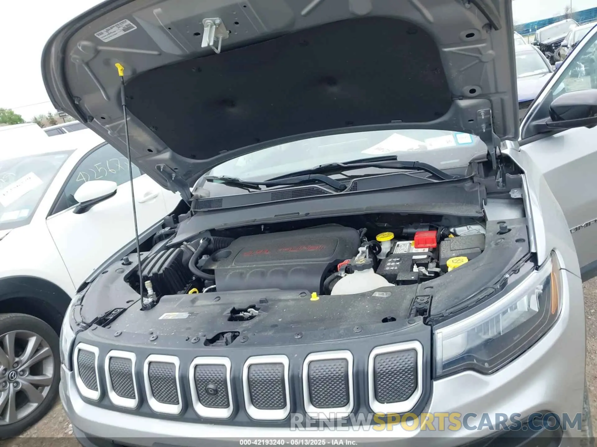 10 Photograph of a damaged car 3C4NJDFB5NT112287 JEEP COMPASS 2022