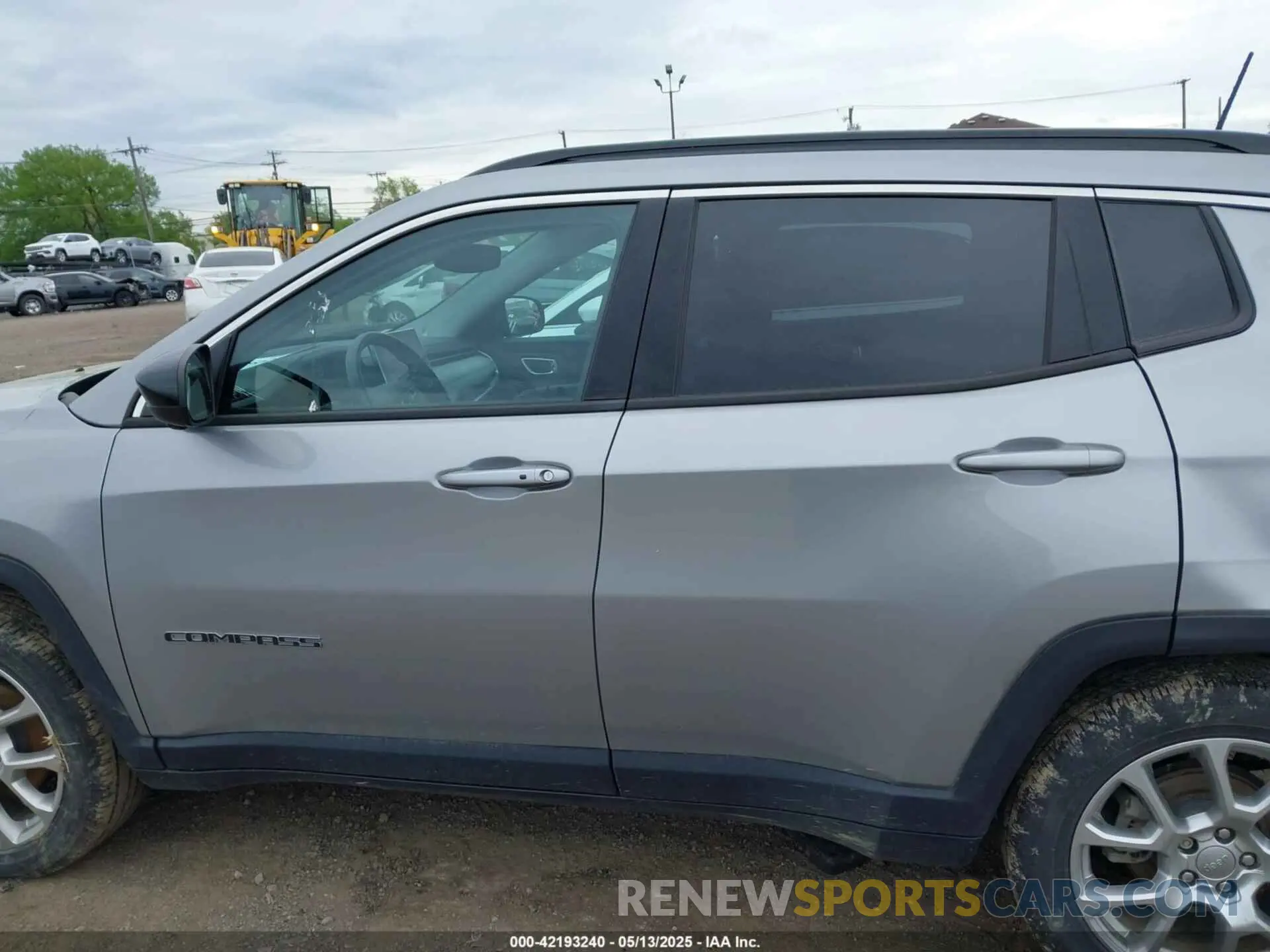 14 Photograph of a damaged car 3C4NJDFB5NT112287 JEEP COMPASS 2022