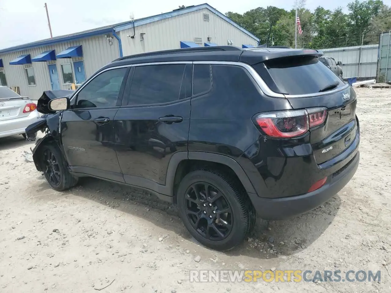 2 Photograph of a damaged car 3C4NJDFB5NT131065 JEEP COMPASS 2022