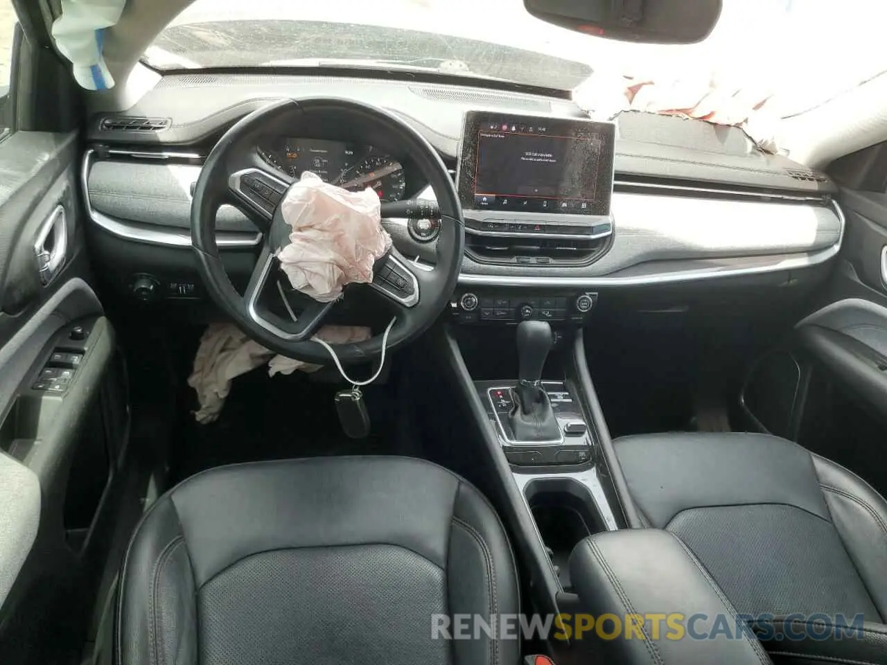8 Photograph of a damaged car 3C4NJDFB5NT131065 JEEP COMPASS 2022