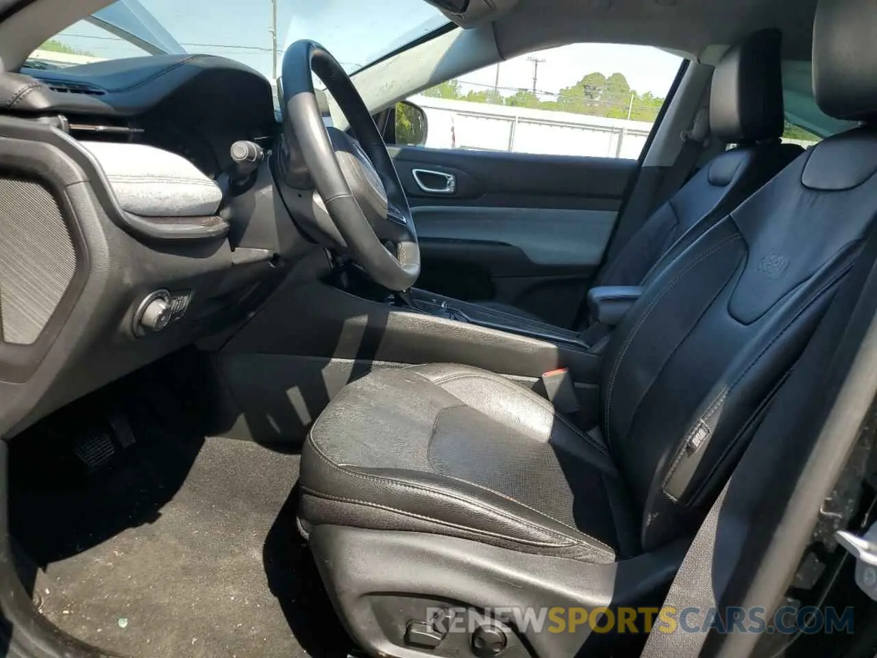 7 Photograph of a damaged car 3C4NJDFB6NT126795 JEEP COMPASS 2022