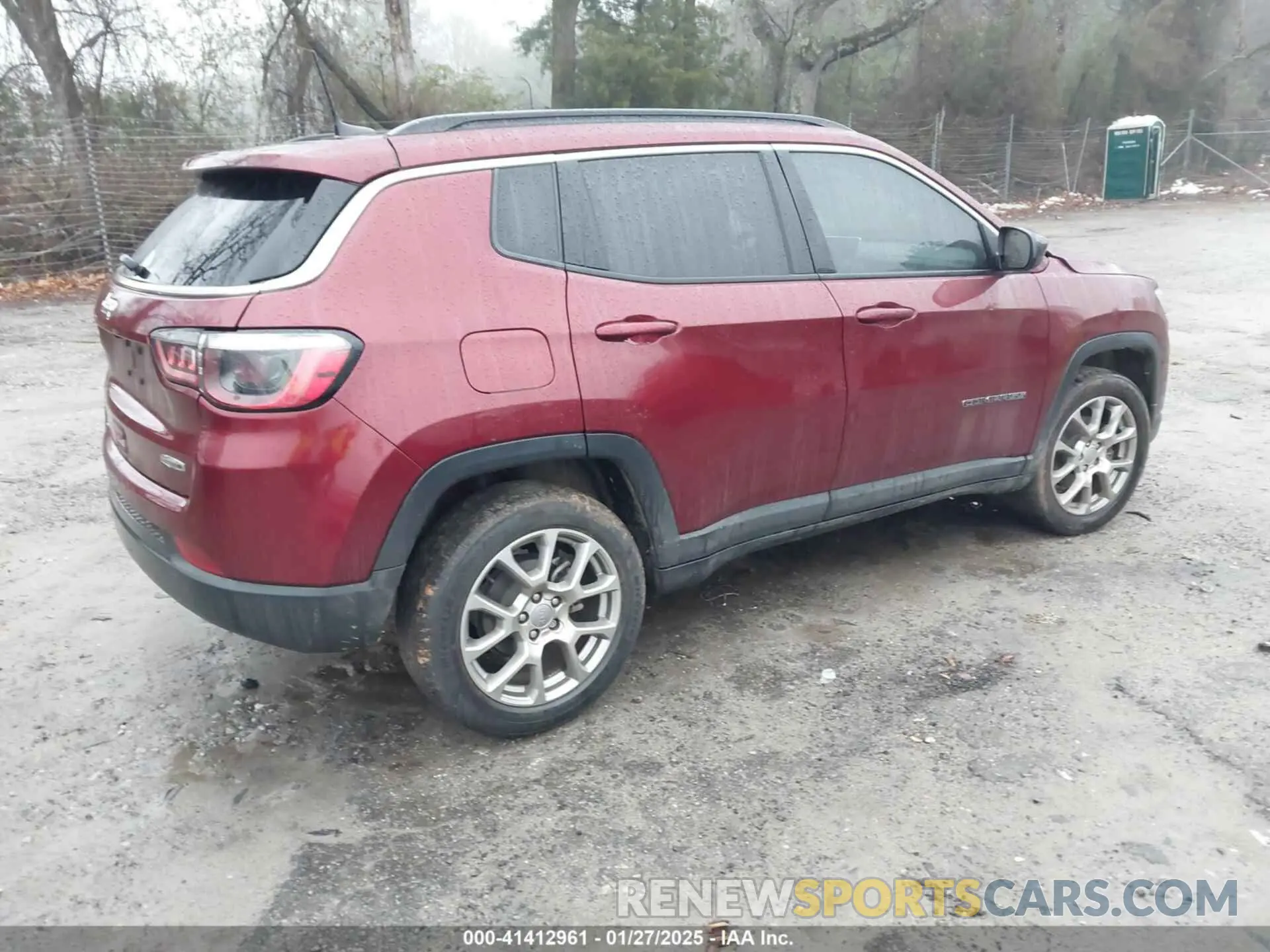 4 Photograph of a damaged car 3C4NJDFB6NT151082 JEEP COMPASS 2022