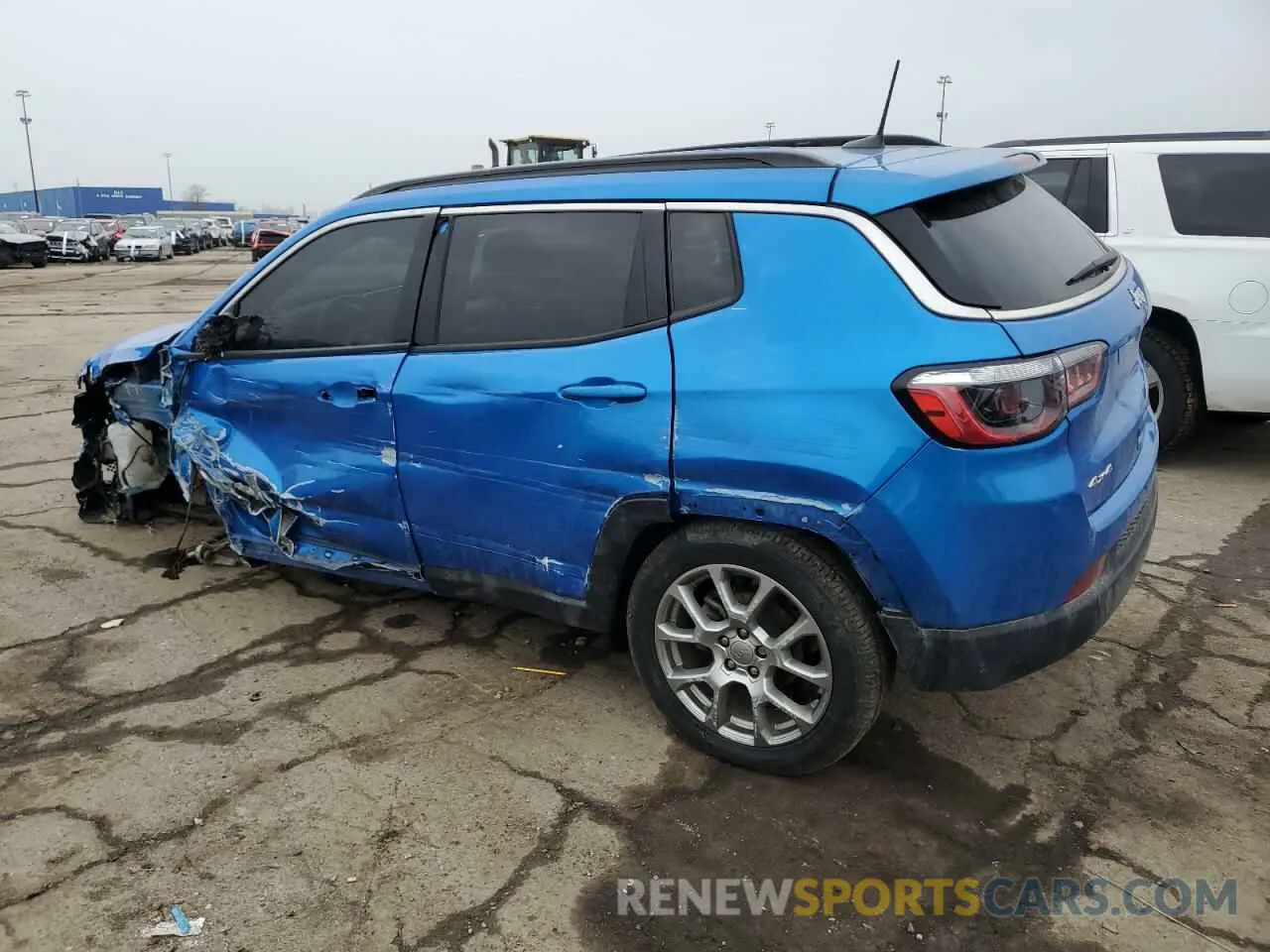 2 Photograph of a damaged car 3C4NJDFB6NT173101 JEEP COMPASS 2022