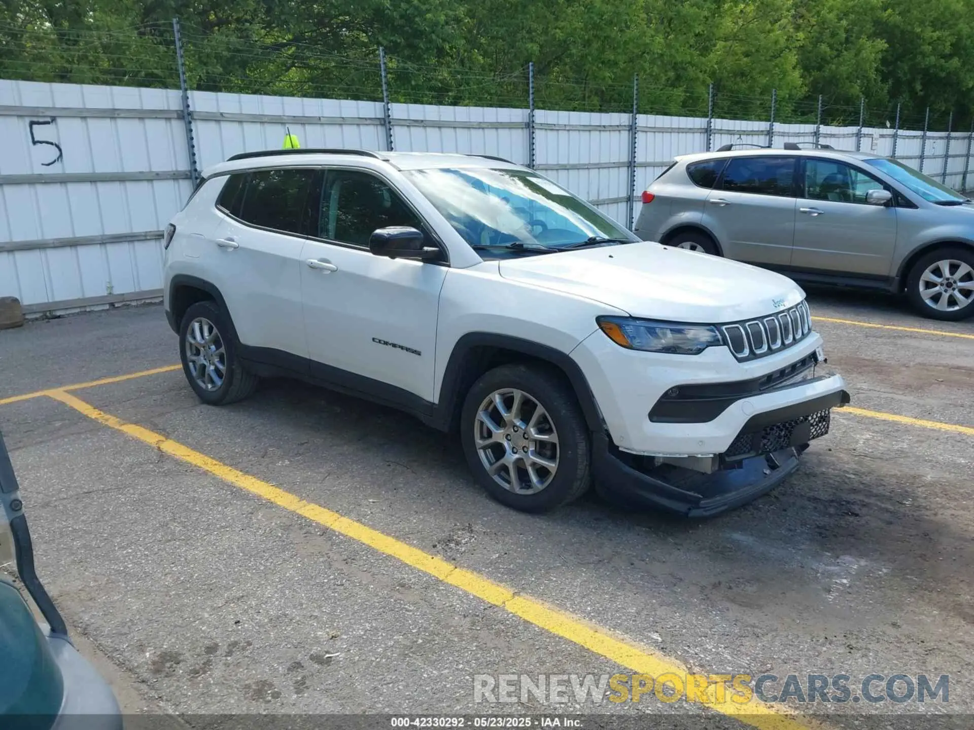 1 Photograph of a damaged car 3C4NJDFB7NT112307 JEEP COMPASS 2022