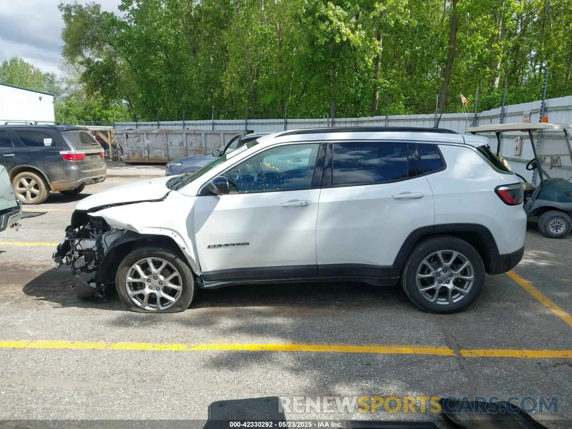 15 Photograph of a damaged car 3C4NJDFB7NT112307 JEEP COMPASS 2022