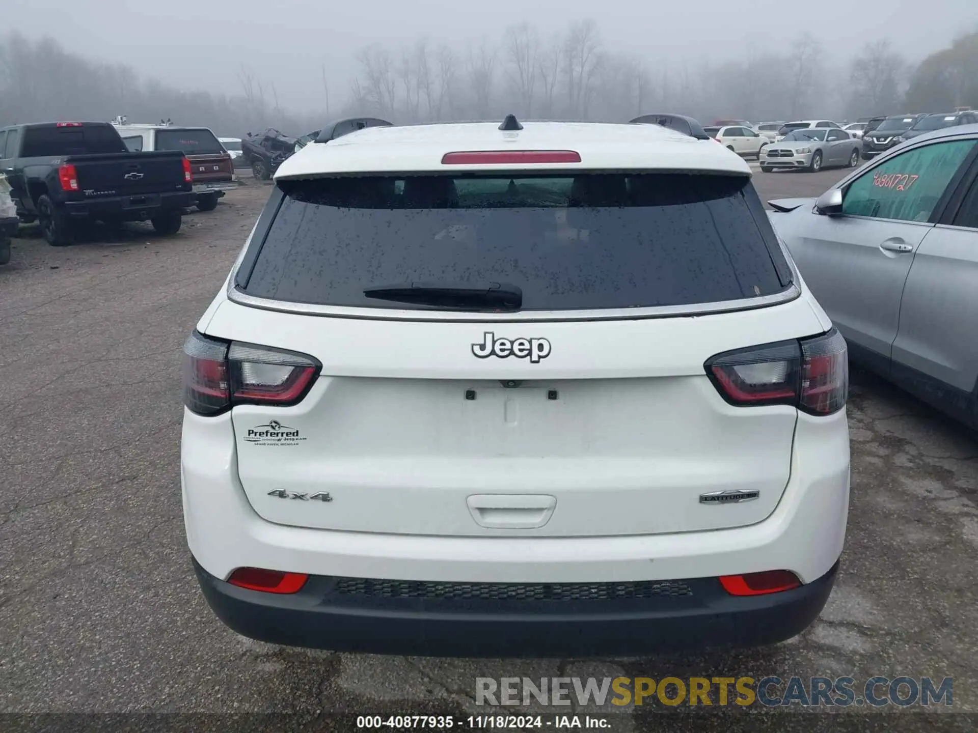 16 Photograph of a damaged car 3C4NJDFB9NT183038 JEEP COMPASS 2022