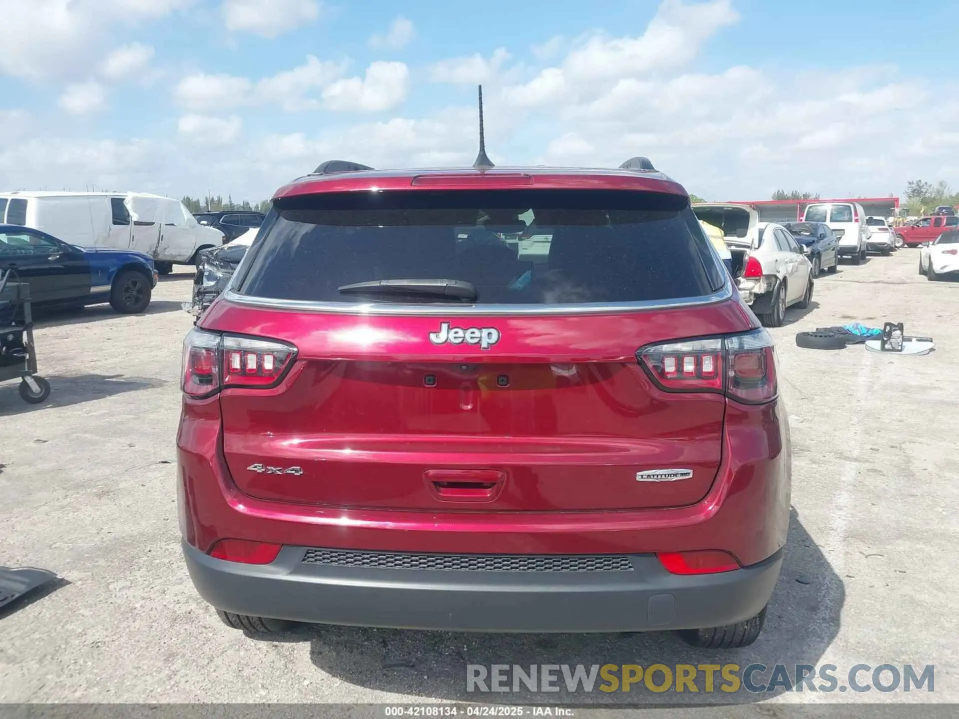 16 Photograph of a damaged car 3C4NJDFBXNT129800 JEEP COMPASS 2022