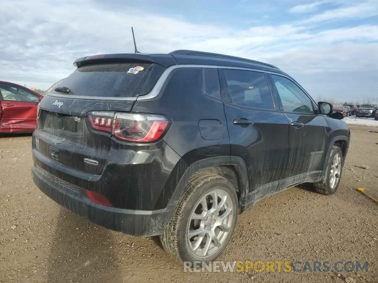 3 Photograph of a damaged car 3C4NJDFBXNT203149 JEEP COMPASS 2022