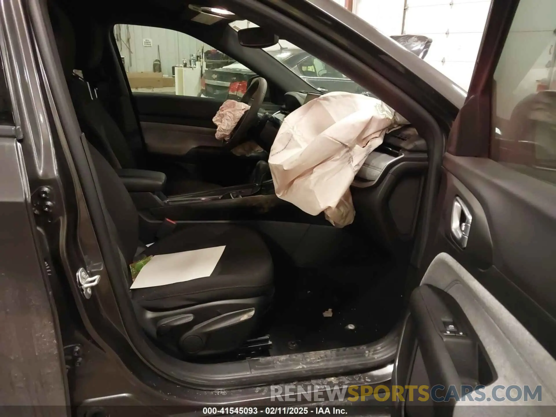 5 Photograph of a damaged car 3C4NJDAN8PT531397 JEEP COMPASS 2023