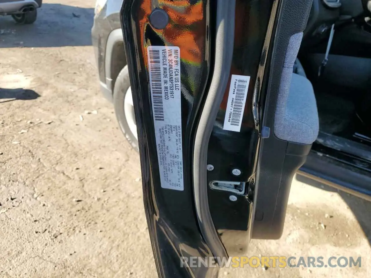 14 Photograph of a damaged car 3C4NJDAN8PT531917 JEEP COMPASS 2023