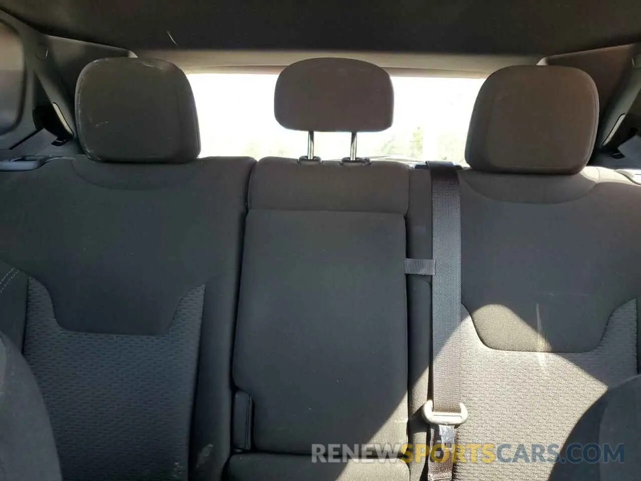 10 Photograph of a damaged car 3C4NJDANXPT536715 JEEP COMPASS 2023