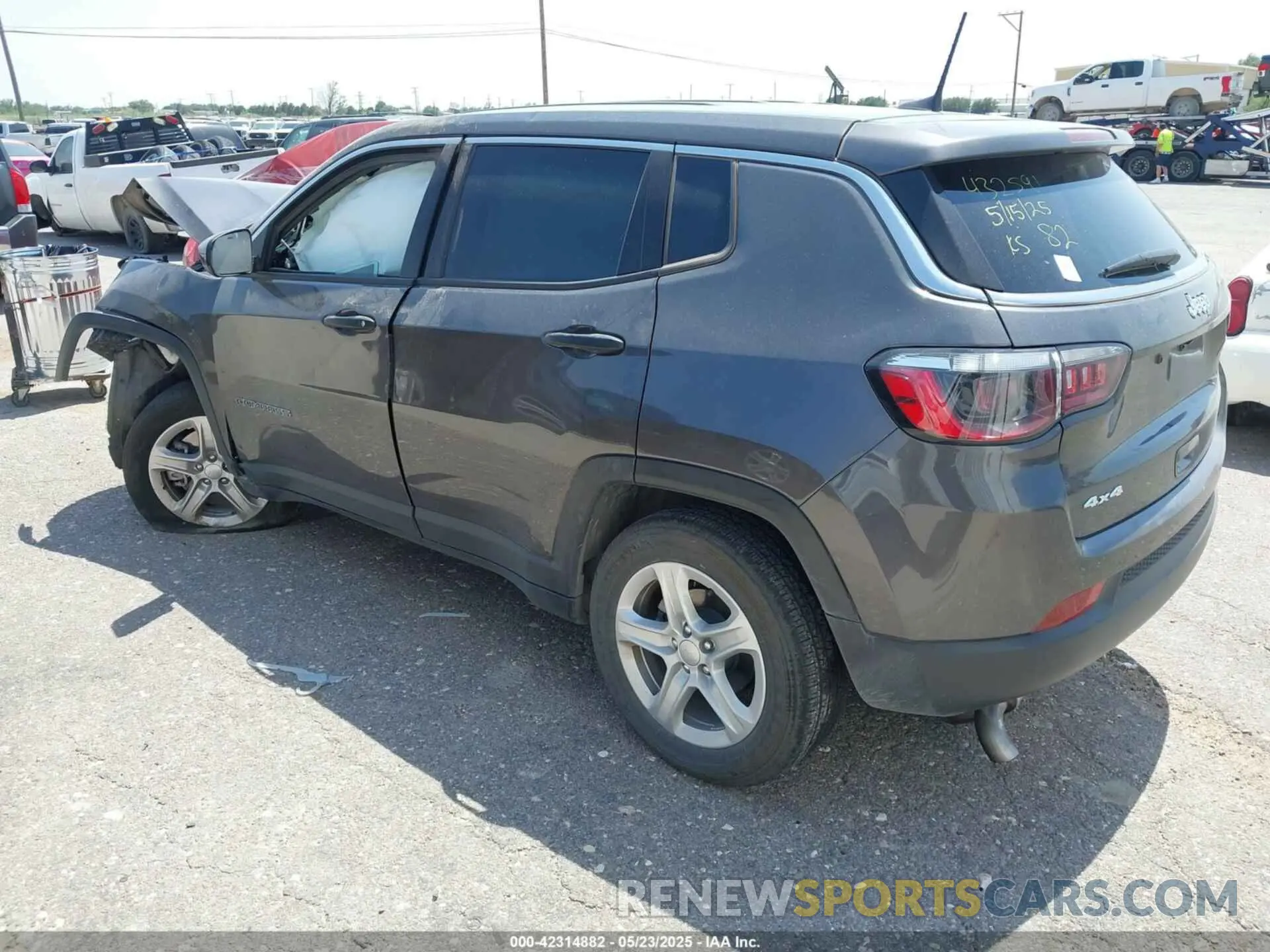 3 Фотография поврежденного автомобиля 3C4NJDANXPT571285 JEEP COMPASS 2023