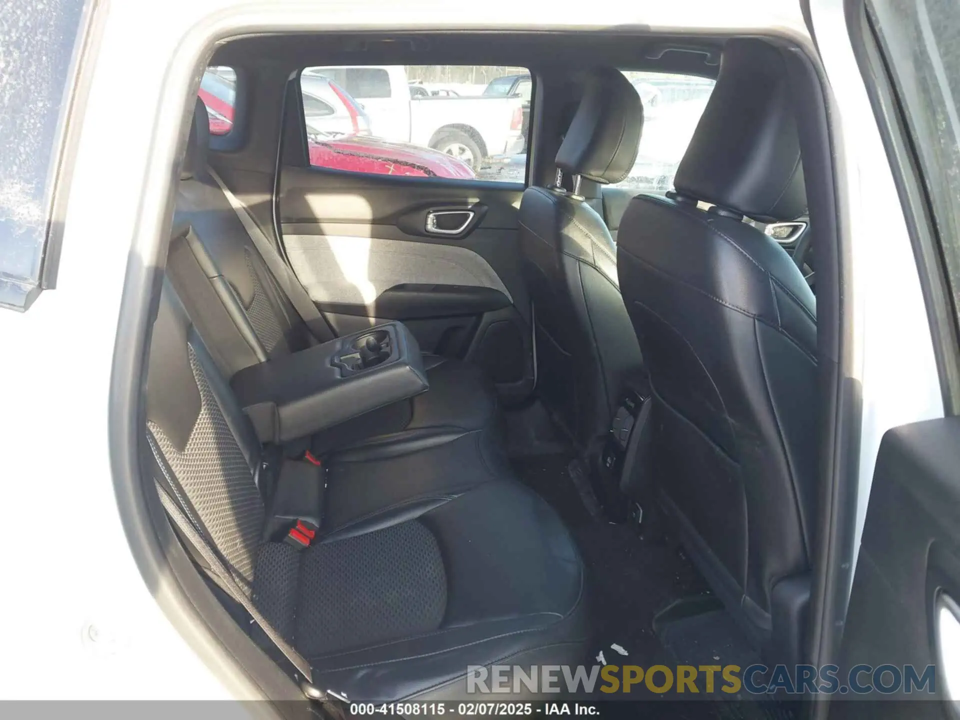 8 Фотография поврежденного автомобиля 3C4NJDBN0PT561444 JEEP COMPASS 2023