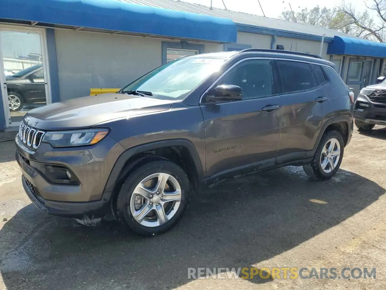 1 Photograph of a damaged car 3C4NJDBN3PT547814 JEEP COMPASS 2023