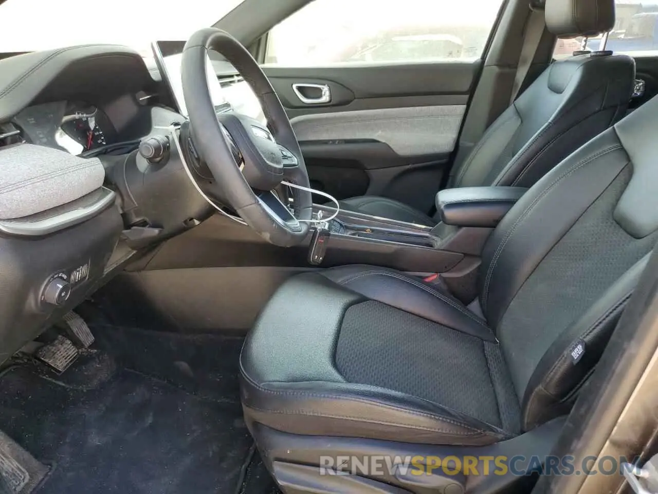 7 Photograph of a damaged car 3C4NJDBN3PT547814 JEEP COMPASS 2023