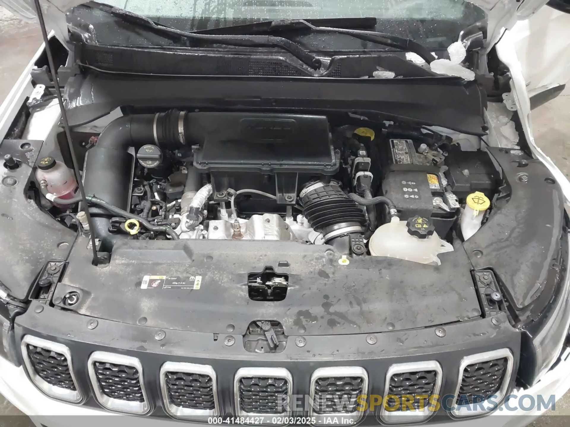 10 Photograph of a damaged car 3C4NJDBN5PT502051 JEEP COMPASS 2023