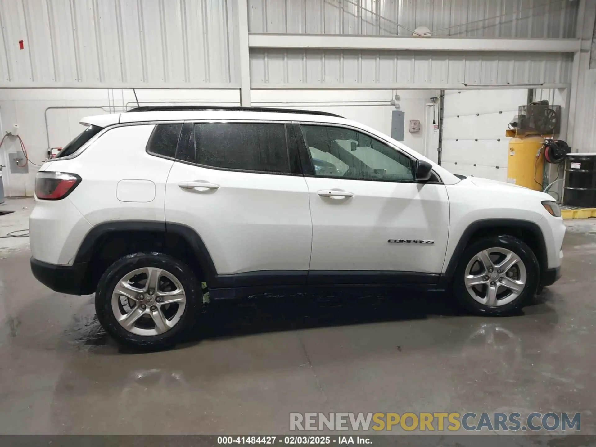 14 Photograph of a damaged car 3C4NJDBN5PT502051 JEEP COMPASS 2023
