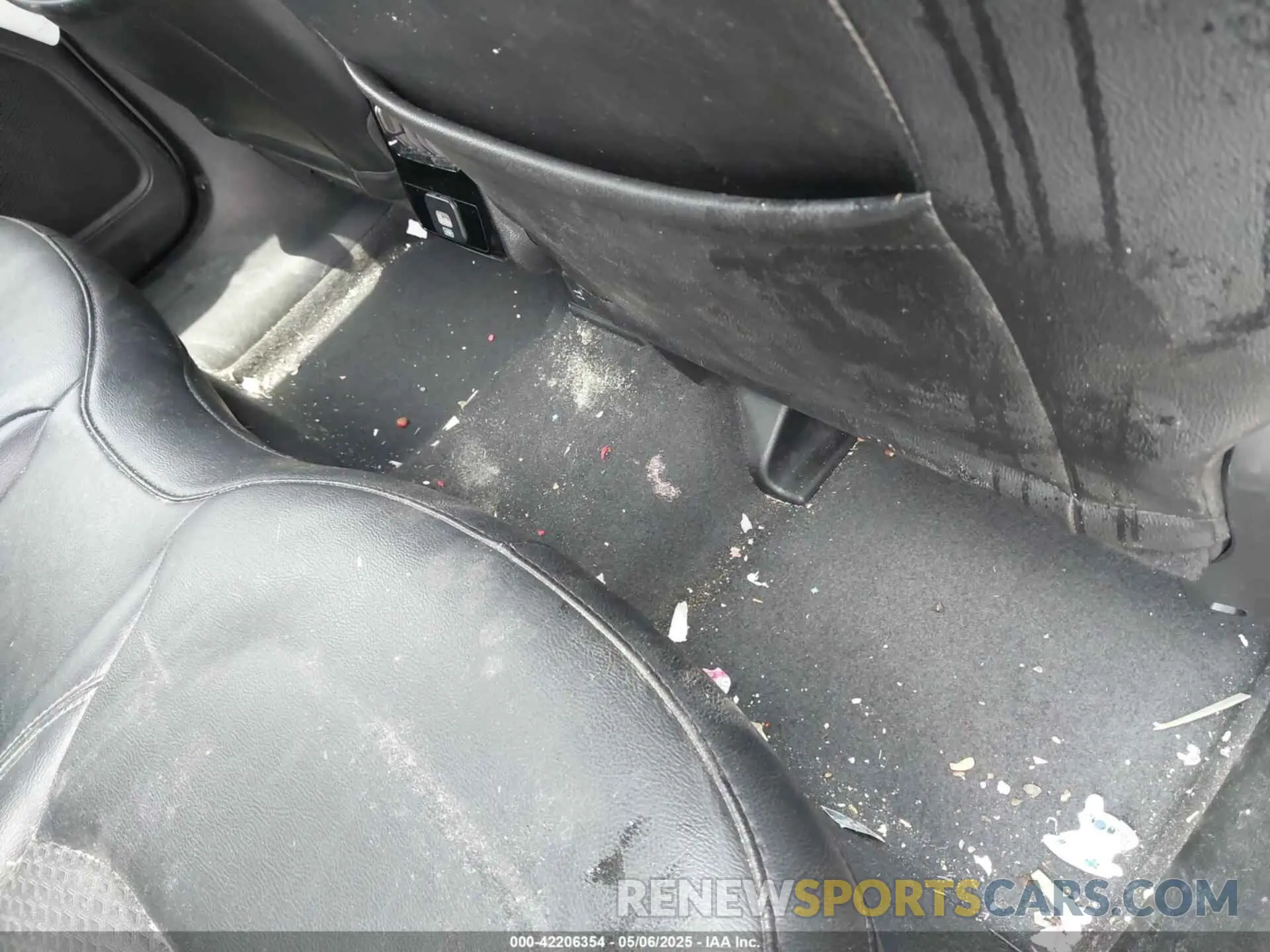 8 Photograph of a damaged car 3C4NJDBN5PT509999 JEEP COMPASS 2023