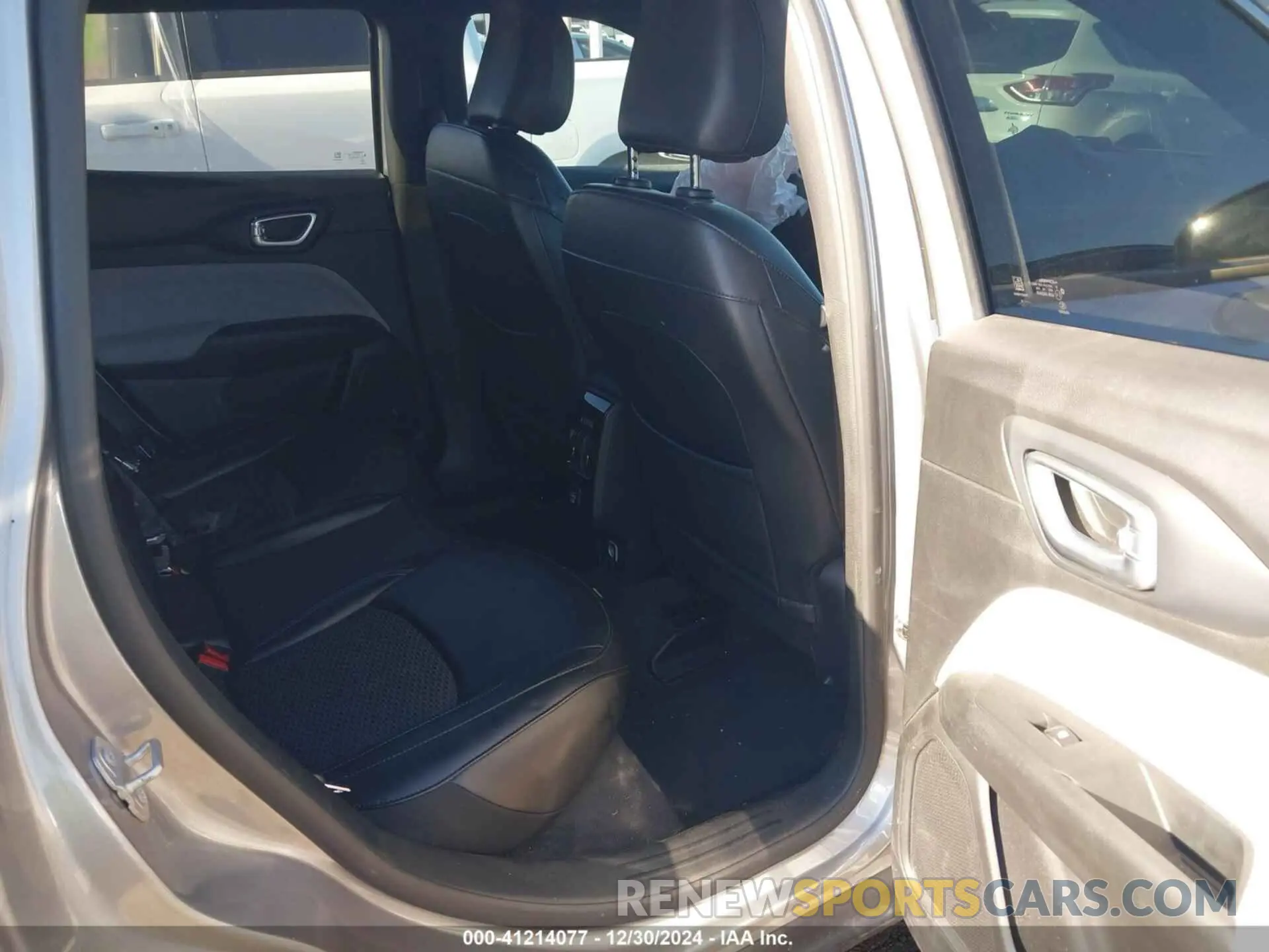8 Фотография поврежденного автомобиля 3C4NJDBN5PT540587 JEEP COMPASS 2023