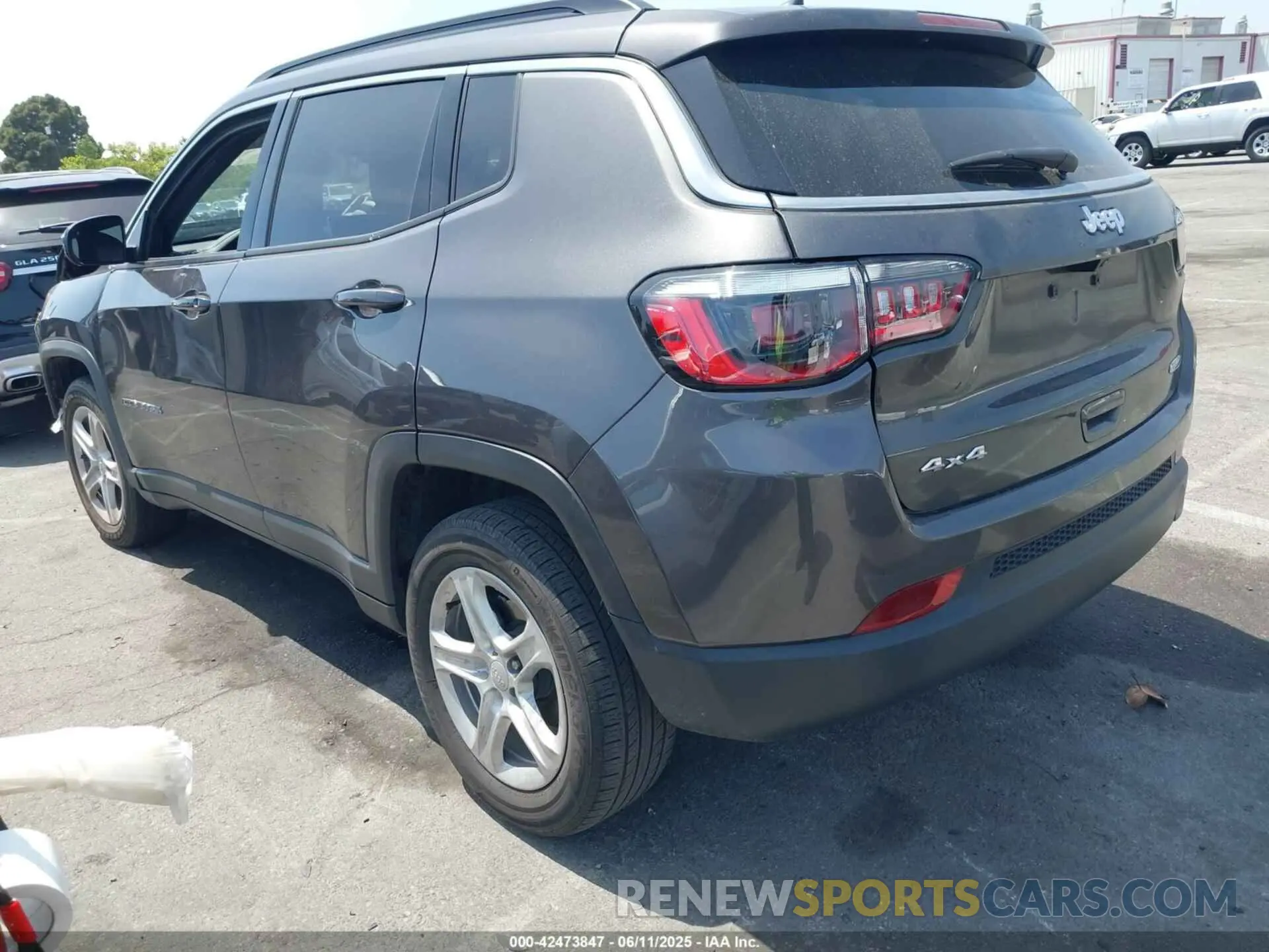 3 Фотография поврежденного автомобиля 3C4NJDBN7PT533642 JEEP COMPASS 2023