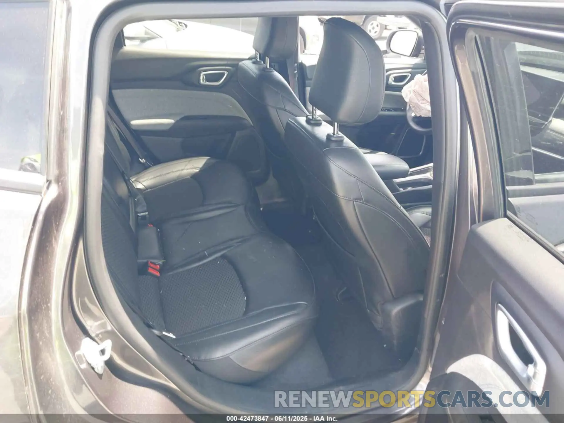 8 Фотография поврежденного автомобиля 3C4NJDBN7PT533642 JEEP COMPASS 2023
