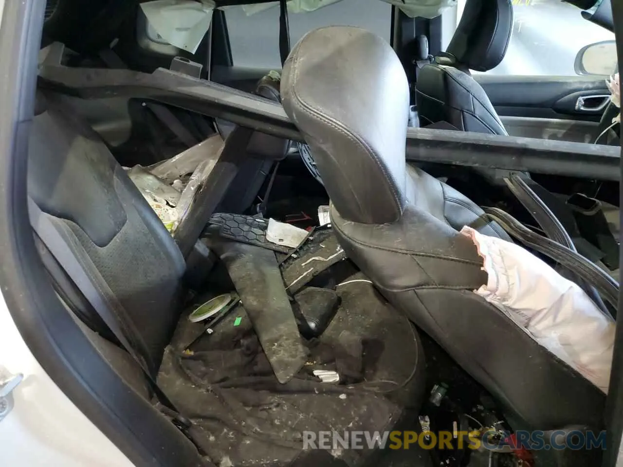11 Photograph of a damaged car 3C4NJDBN8PT566942 JEEP COMPASS 2023