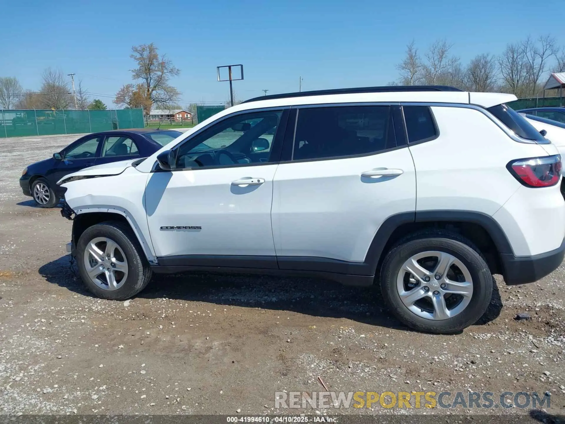15 Photograph of a damaged car 3C4NJDBN9PT561829 JEEP COMPASS 2023