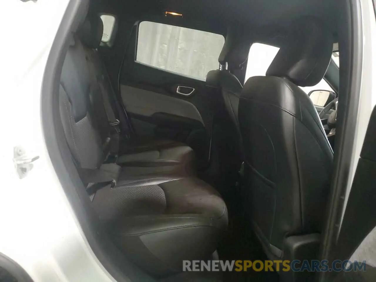 11 Фотография поврежденного автомобиля 3C4NJDBNXPT561788 JEEP COMPASS 2023