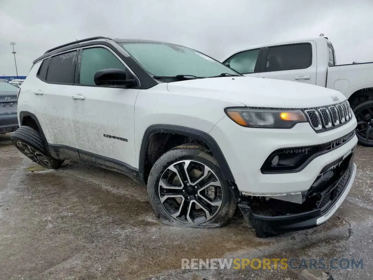 4 Photograph of a damaged car 3C4NJDCN0PT531701 JEEP COMPASS 2023