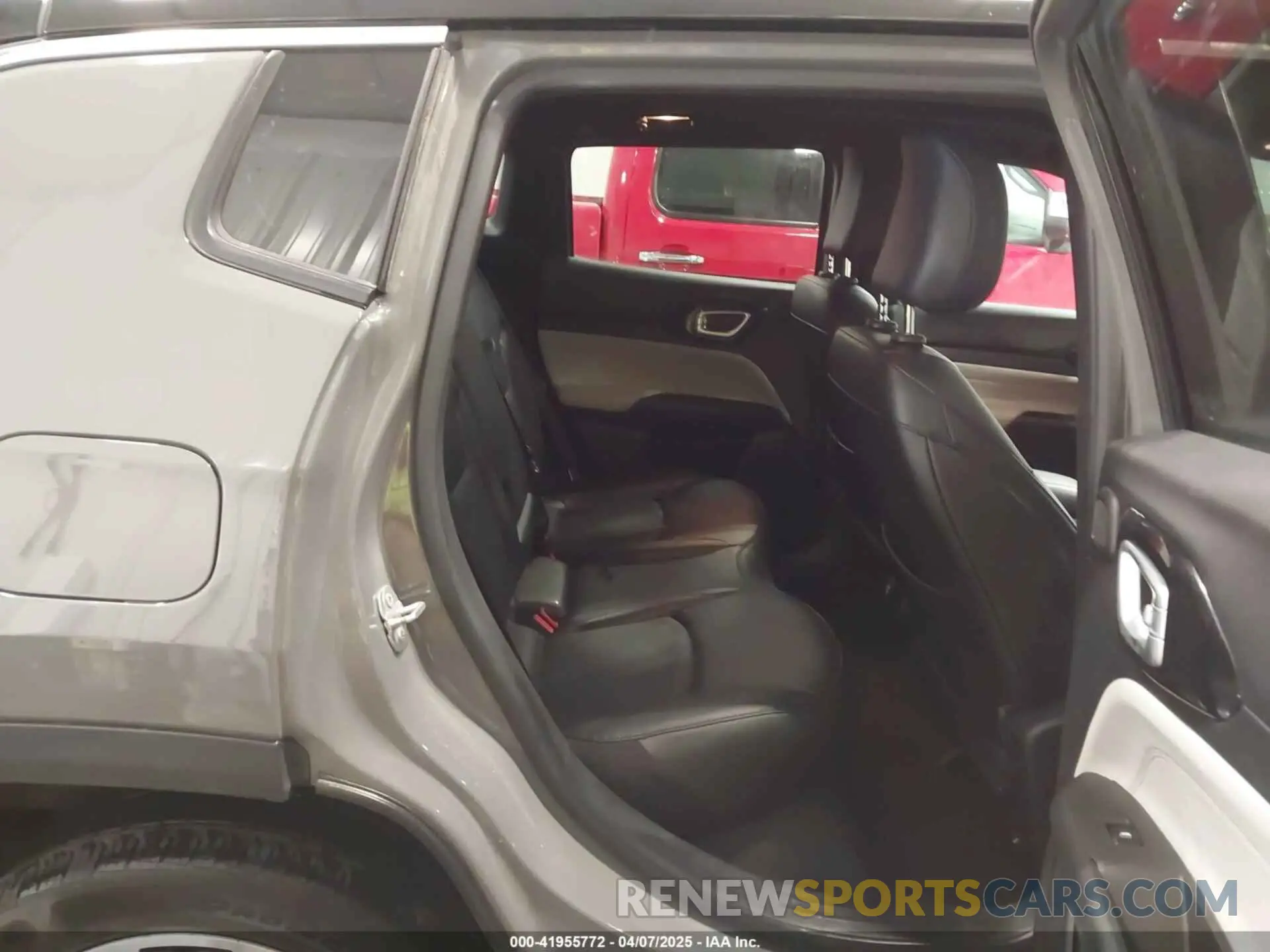 8 Photograph of a damaged car 3C4NJDCN1PT524479 JEEP COMPASS 2023