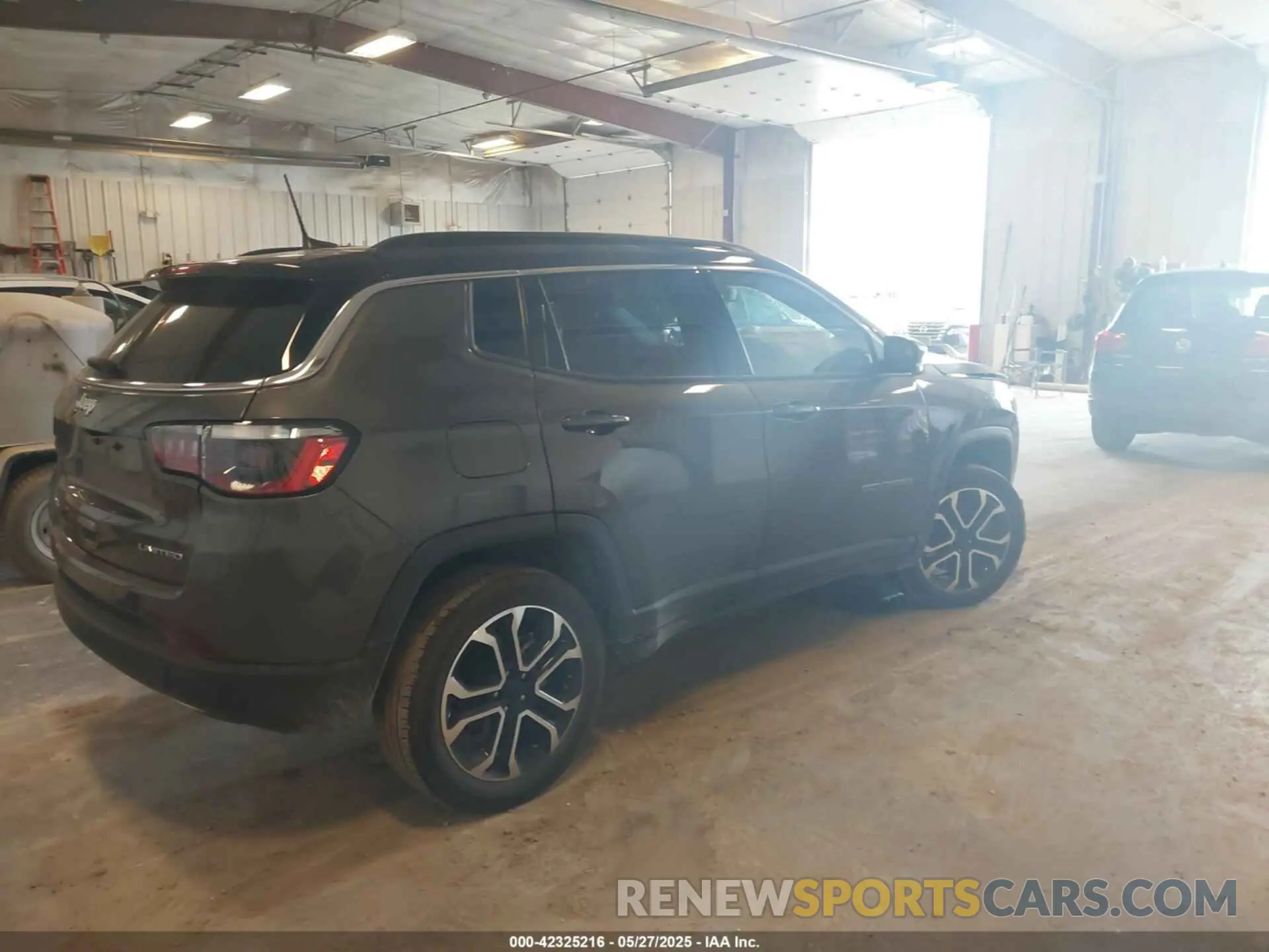 4 Photograph of a damaged car 3C4NJDCN2PT520022 JEEP COMPASS 2023