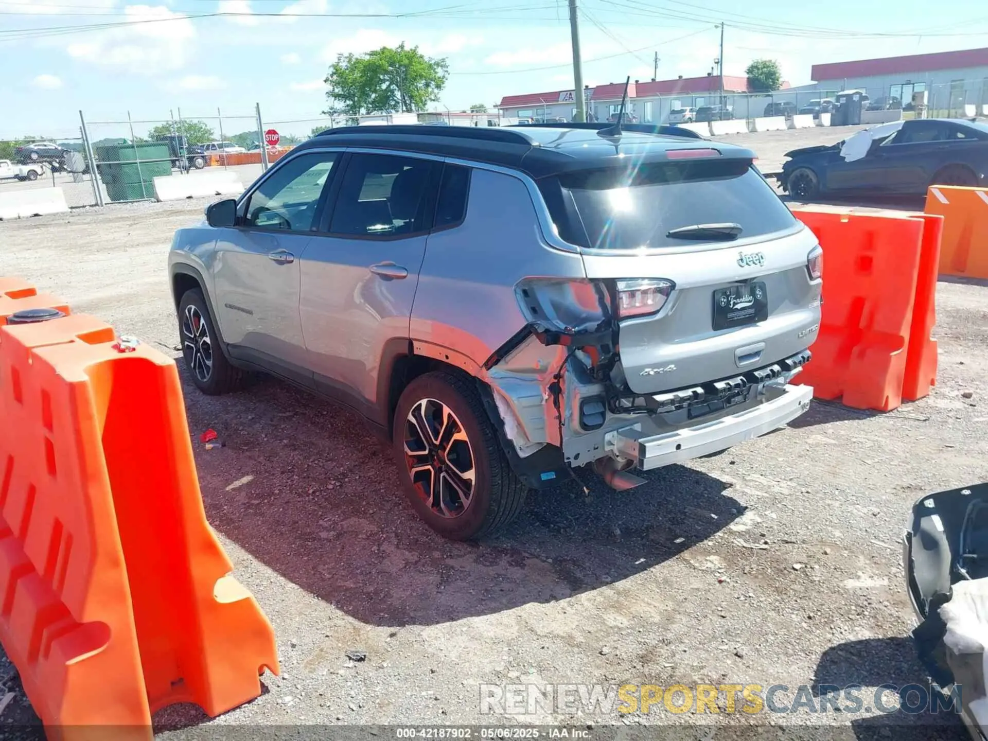 3 Photograph of a damaged car 3C4NJDCN2PT534664 JEEP COMPASS 2023