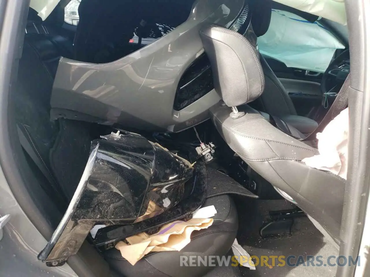 10 Photograph of a damaged car 3C4NJDCN3PT505450 JEEP COMPASS 2023