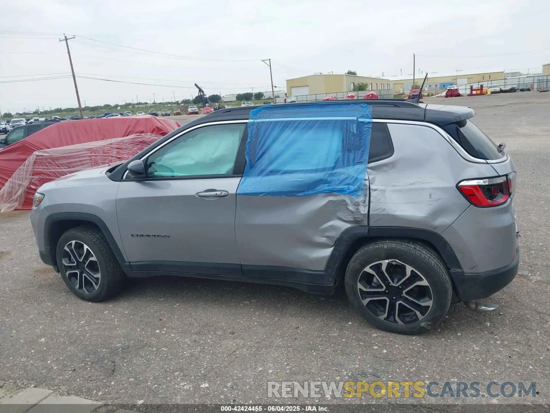 14 Photograph of a damaged car 3C4NJDCN4PT524802 JEEP COMPASS 2023