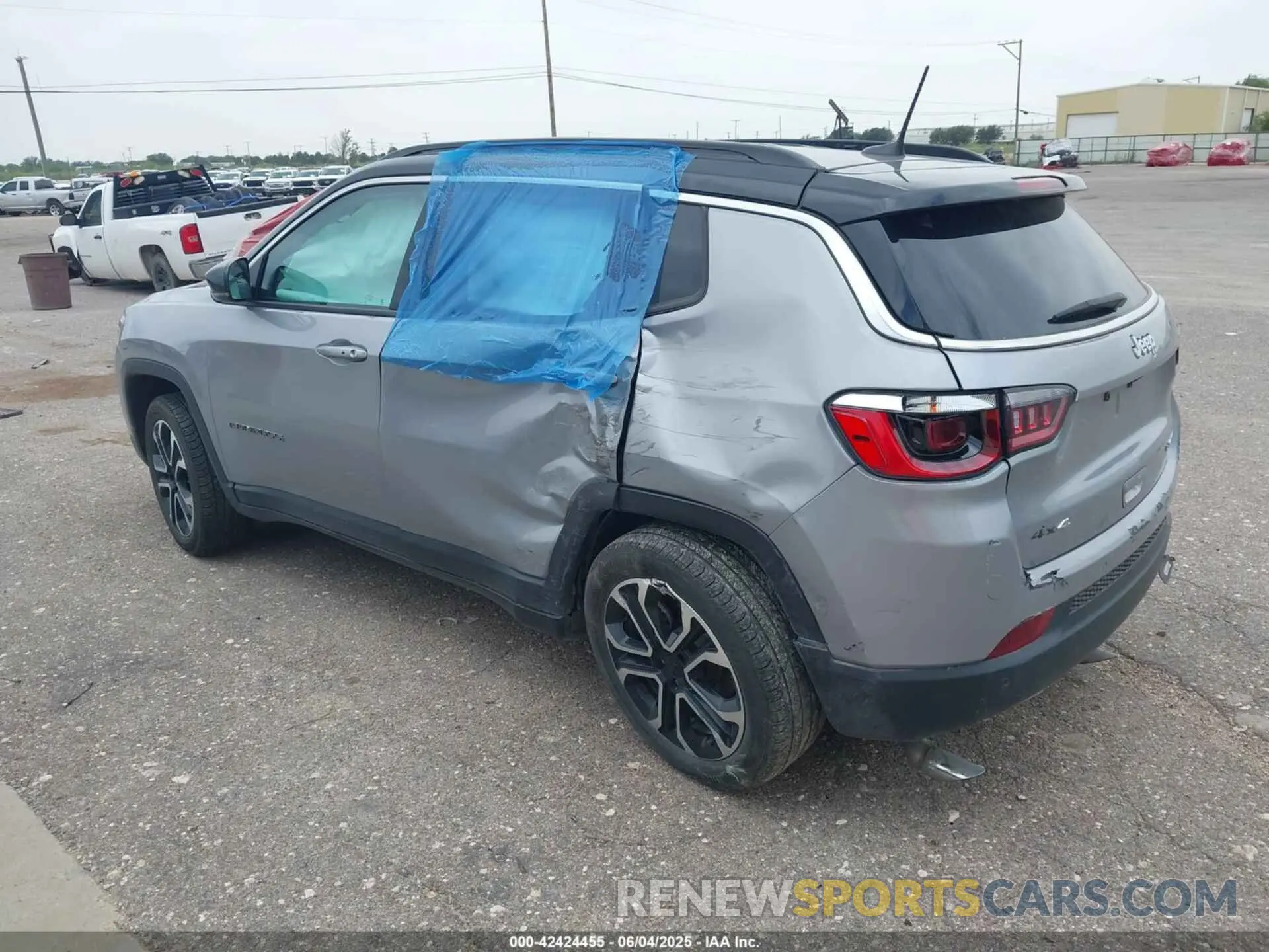 3 Photograph of a damaged car 3C4NJDCN4PT524802 JEEP COMPASS 2023
