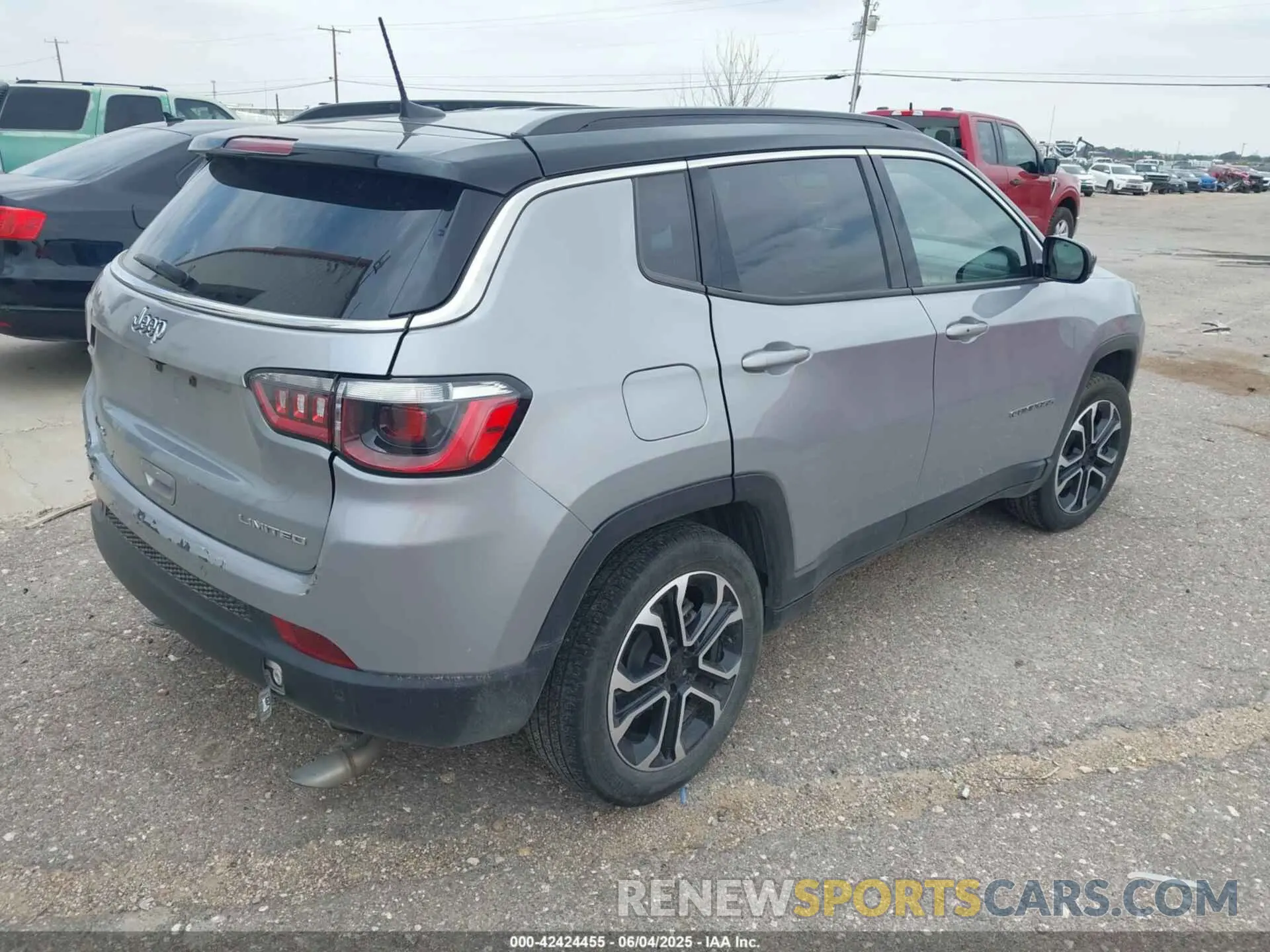 4 Photograph of a damaged car 3C4NJDCN4PT524802 JEEP COMPASS 2023
