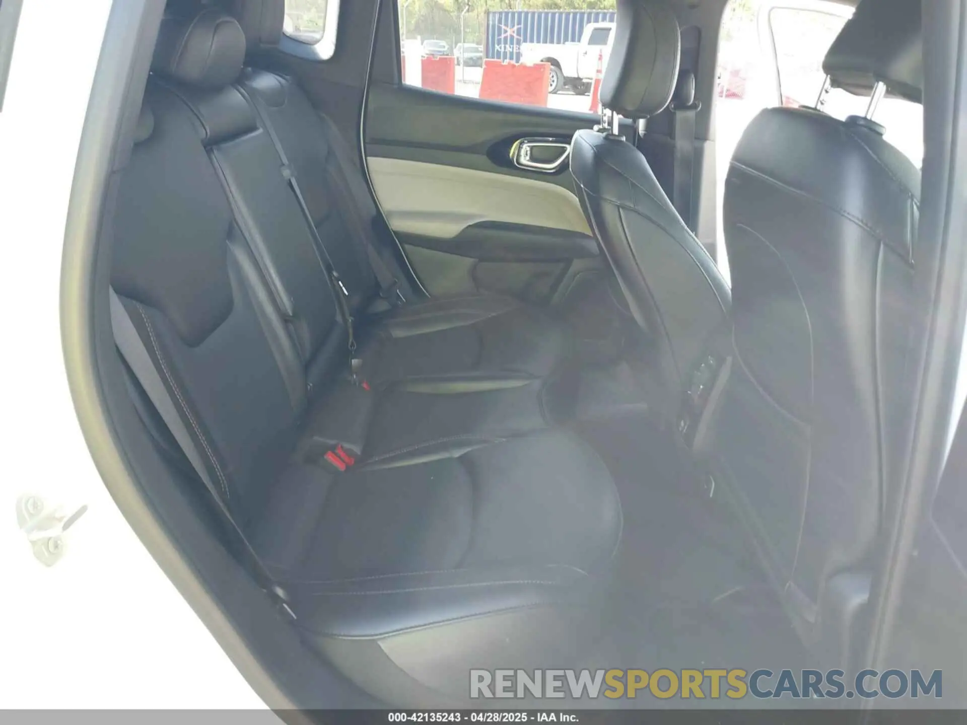 8 Фотография поврежденного автомобиля 3C4NJDCN5PT565844 JEEP COMPASS 2023
