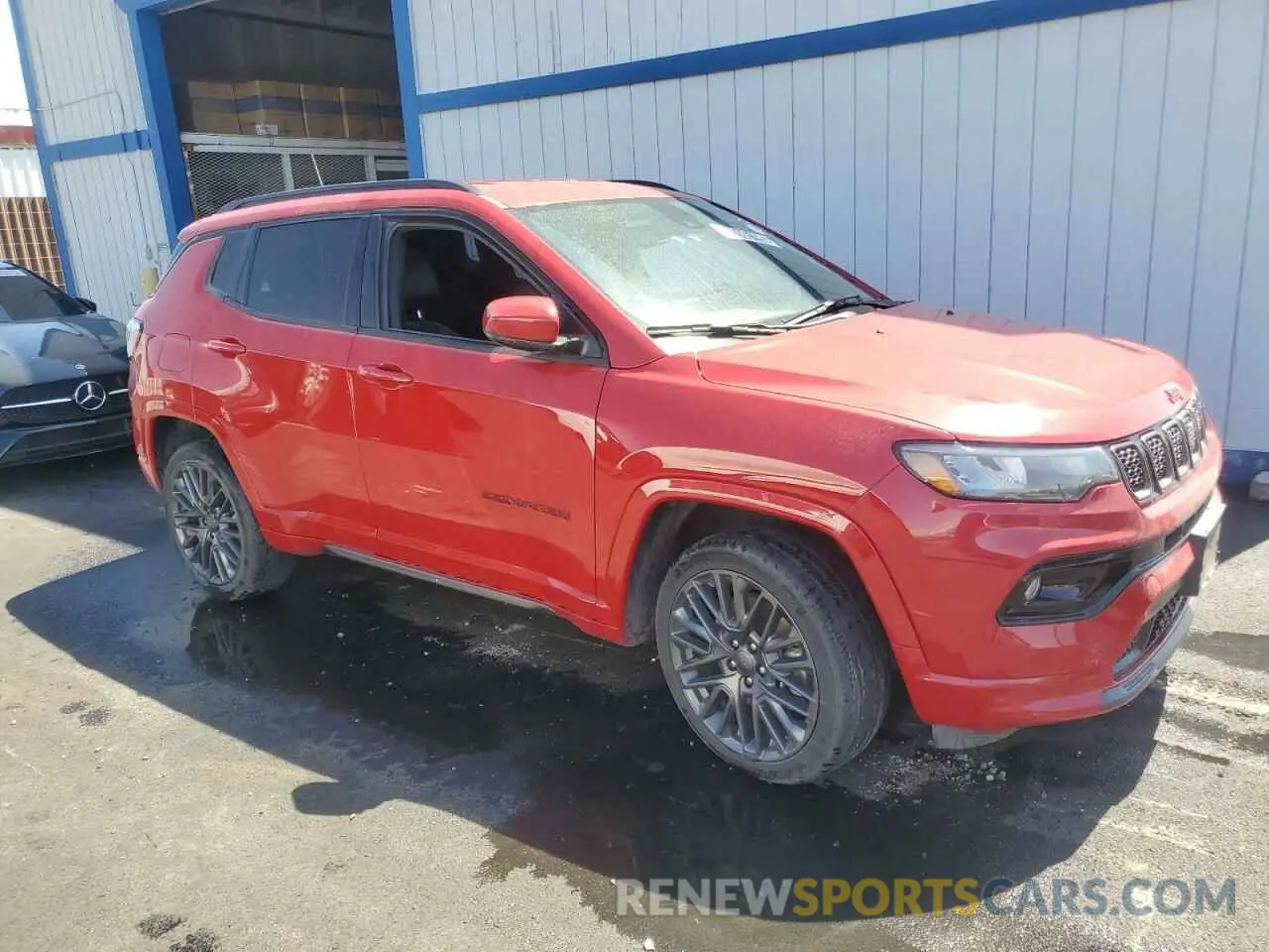 4 Photograph of a damaged car 3C4NJDCN6PT543755 JEEP COMPASS 2023
