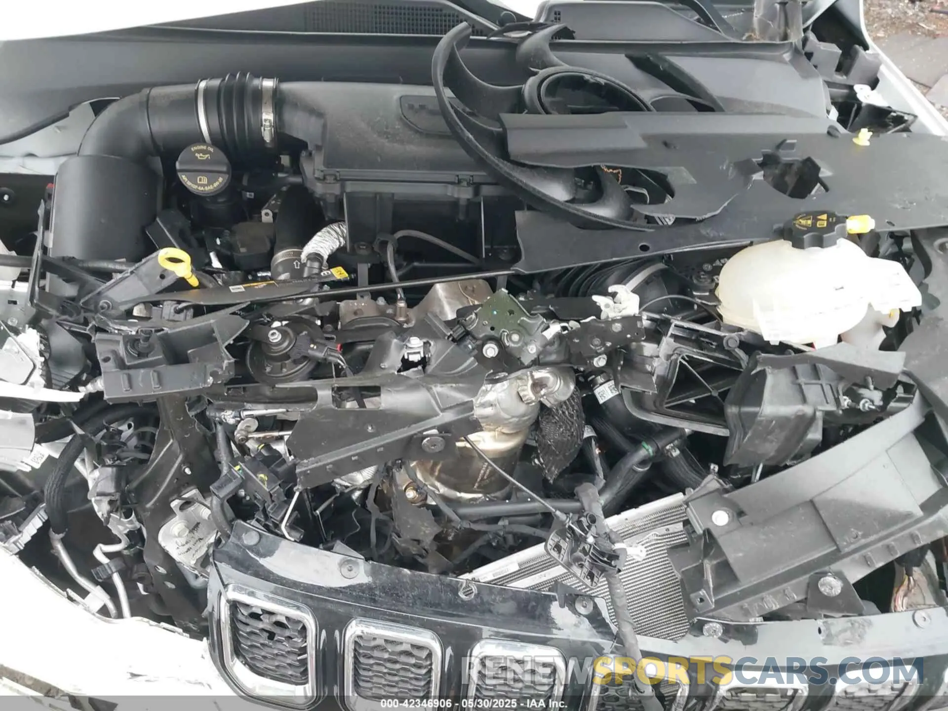 10 Photograph of a damaged car 3C4NJDCN7PT503068 JEEP COMPASS 2023