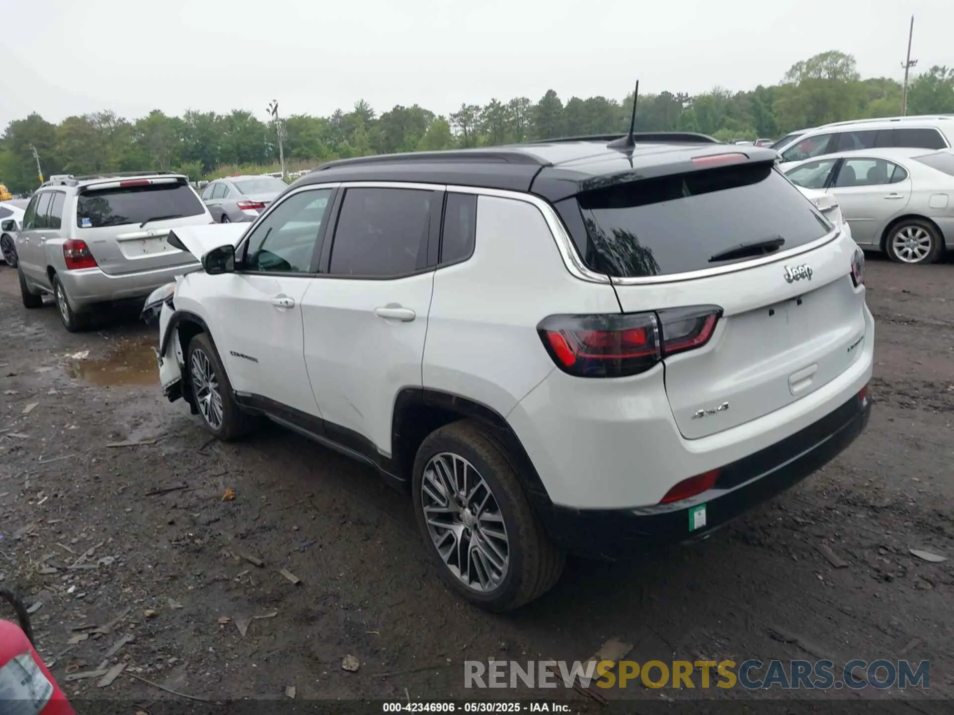 14 Photograph of a damaged car 3C4NJDCN7PT503068 JEEP COMPASS 2023