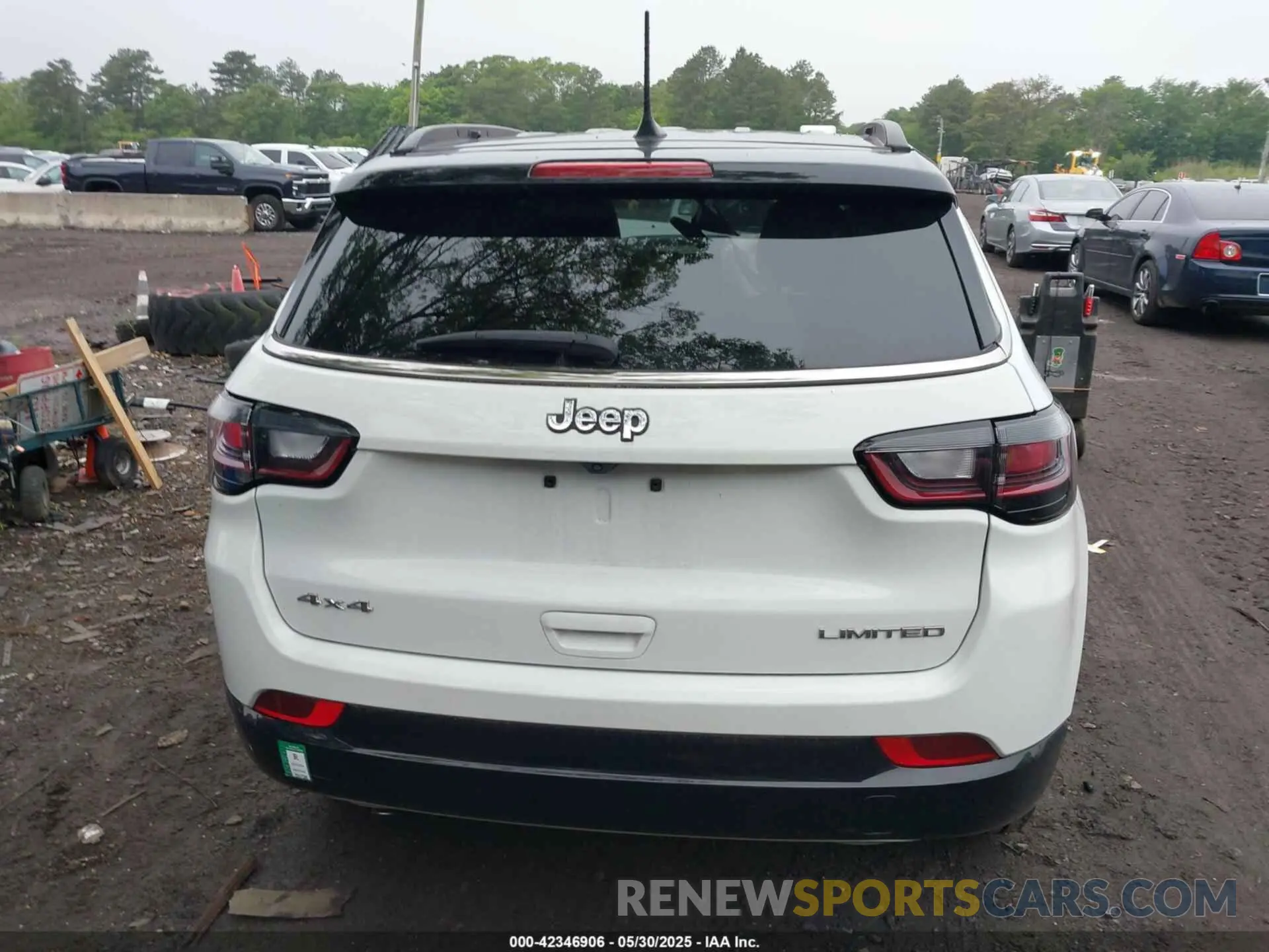 16 Photograph of a damaged car 3C4NJDCN7PT503068 JEEP COMPASS 2023