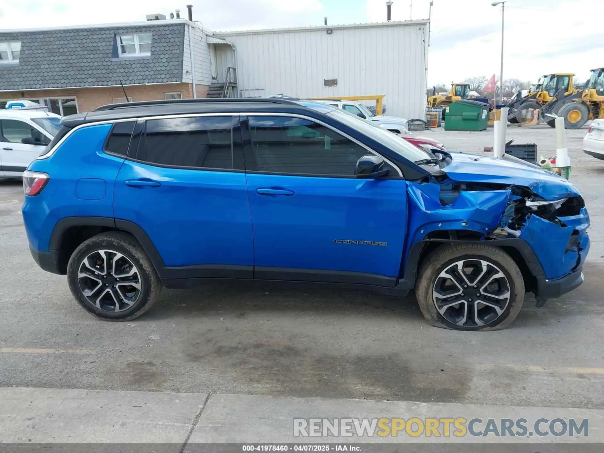 13 Photograph of a damaged car 3C4NJDCN9PT519336 JEEP COMPASS 2023