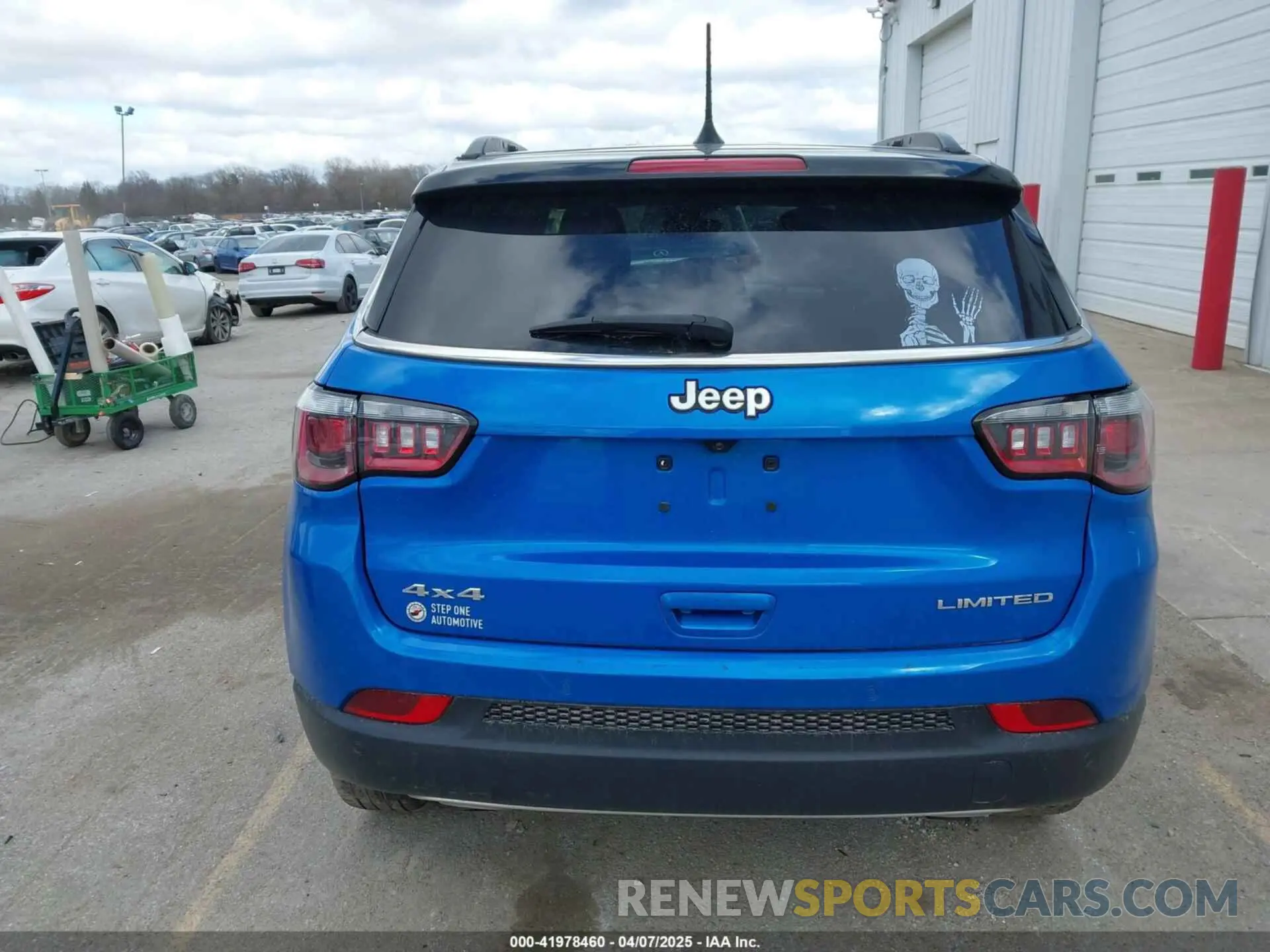 16 Photograph of a damaged car 3C4NJDCN9PT519336 JEEP COMPASS 2023