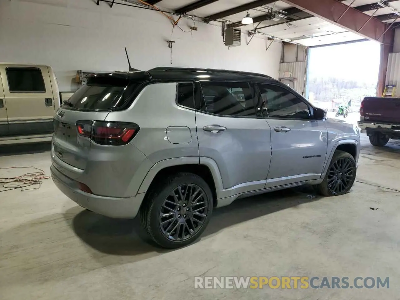 3 Photograph of a damaged car 3C4NJDCN9PT558993 JEEP COMPASS 2023