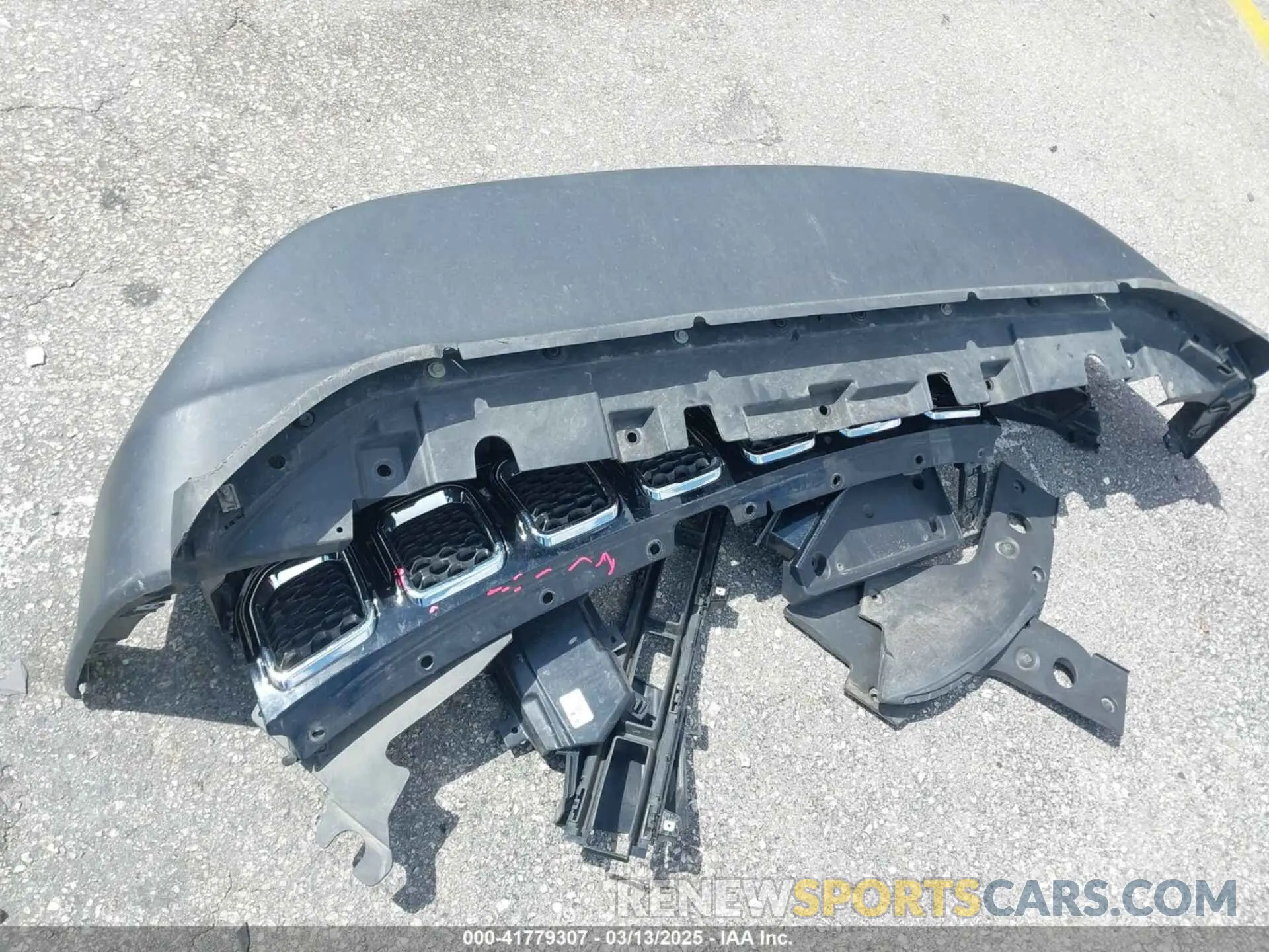 12 Photograph of a damaged car 3C4NJDCN9PT564826 JEEP COMPASS 2023